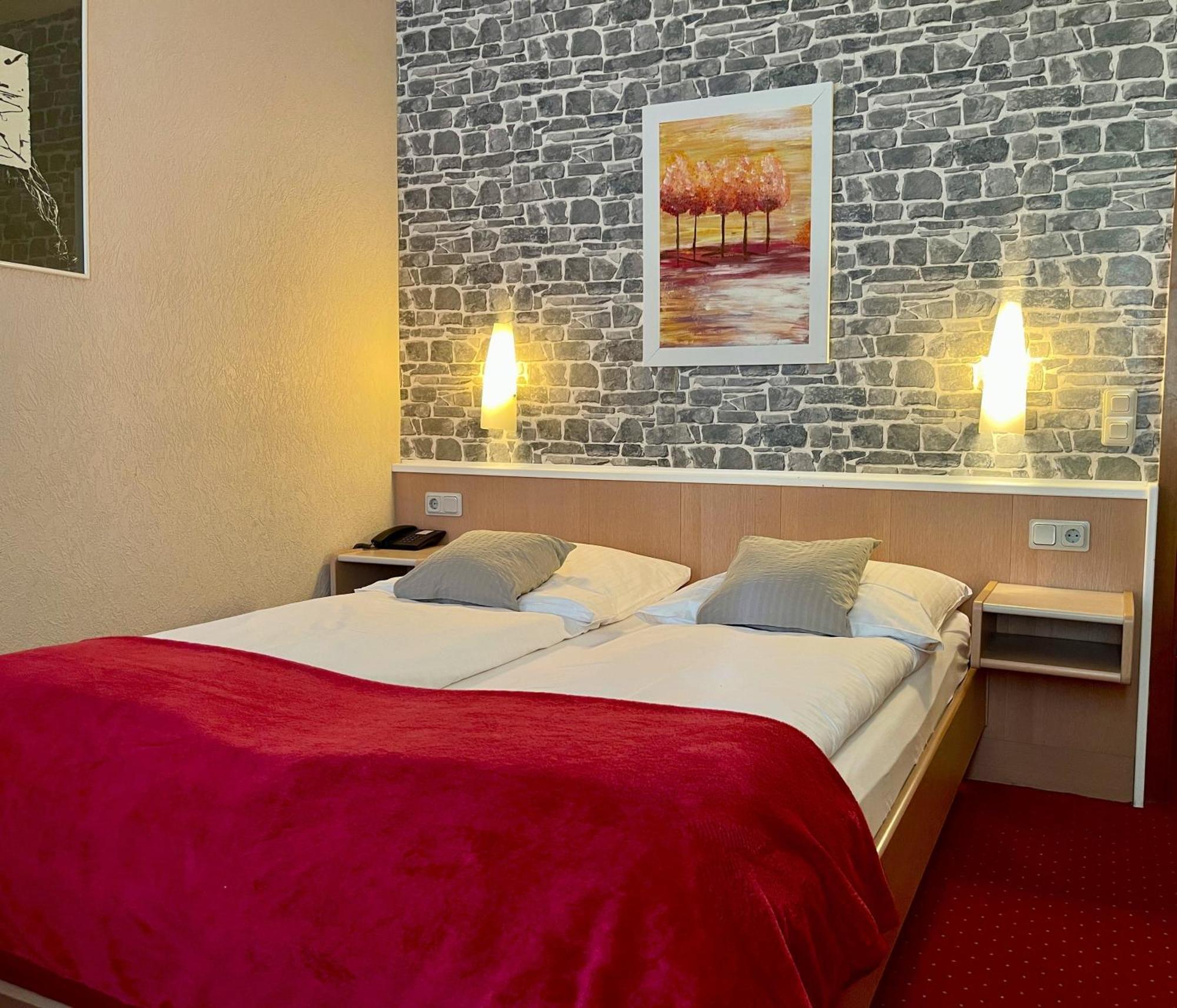 Hotel Stadt Hamburg Am Fluss 사르브루켄 외부 사진